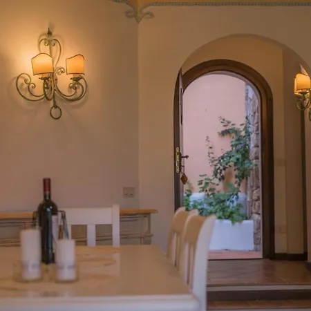Beautiful Il Giardino Degli Oleandri One Bedroom Premium Apartment Sleeps 4 *