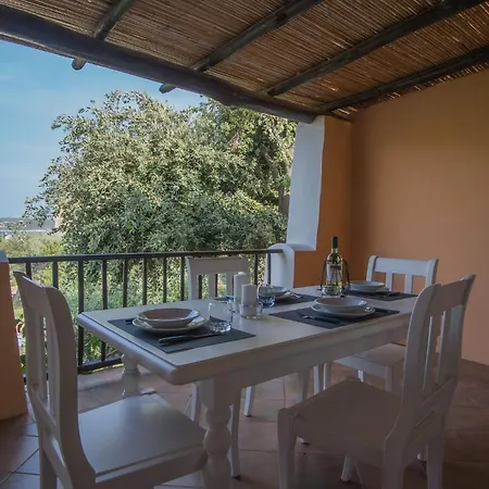 Апартаменты Beautiful Il Giardino Degli Oleandri One Bedroom Premium Sleeps 4 Лиша-ди-Вакка