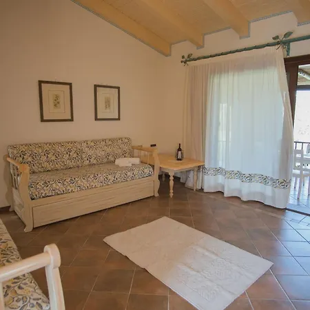Beautiful Il Giardino Degli Oleandri One Bedroom Premium Apartment Sleeps 4 Apartmán Liscia di Vacca