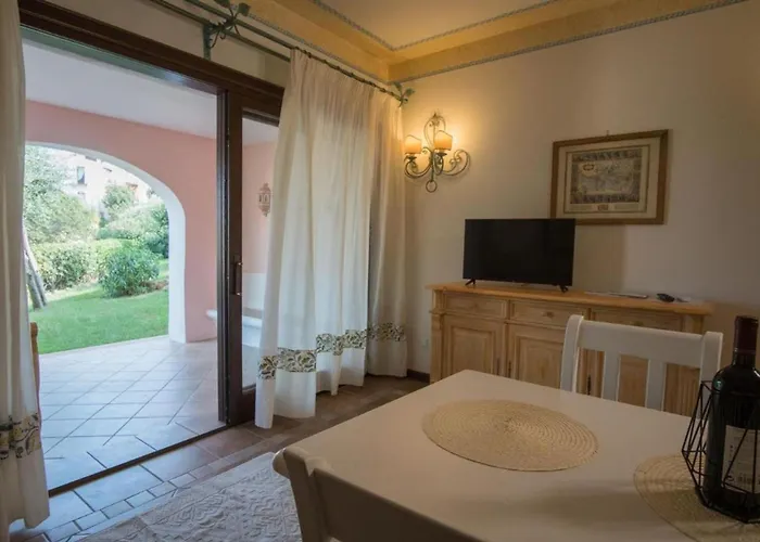Beautiful Il Giardino Degli Oleandri One Bedroom Premium Sleeps 4 * Liscia di Vacca